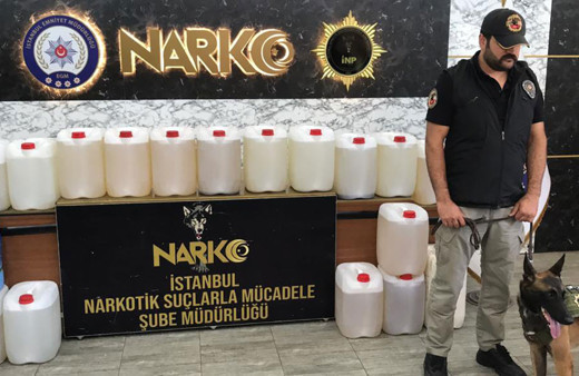 Tuzla'da dev uyuşturucu operasyonu! 447 kilogram 510 gram sıvı metamfetamin ele geçirildi