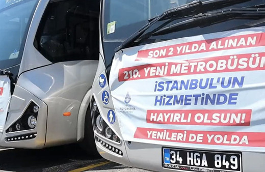 Ekrem İmamoğlu fırından yeni çıktı dedi yeni metrobüsleri paylaştı
