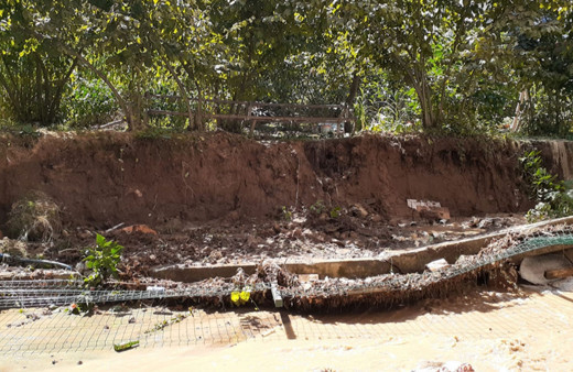 Trabzon'da ana su hattı patladı!