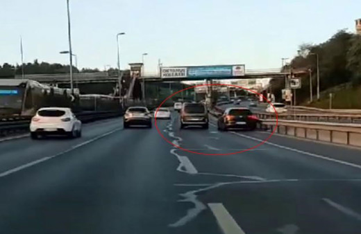 Haliç Köprüsünde inatlaşan sürücüler herkesin hayatını tehlikeye attı!