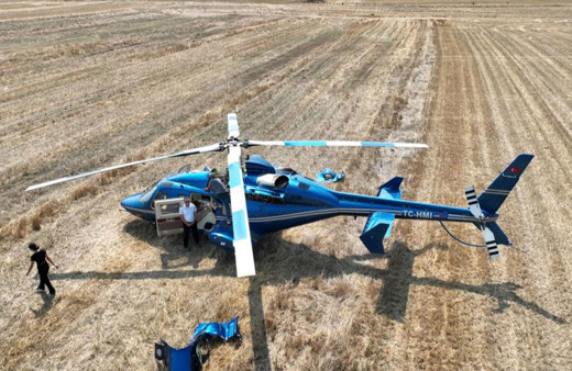 Hattat Holding'in helikopteri tarlaya zorunlu iniş yaptı!