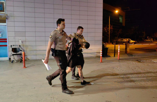 Sanal oyunda ettikleri kavga kan akıttı! PUBG'de tartıştığı kişiyi sokakta bıçakladı