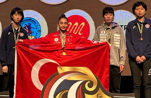 Para masa tenisçi Ebru Acer, Tayland Açık'ta altın madalya kazandı!