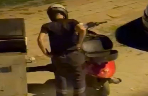 Hırsızın rahatlığı görenleri şaşırttı! Motosikleti çalarak kayıplara karıştı