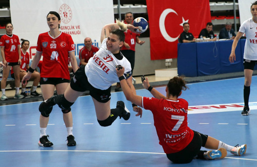 Hentbol Kadınlar ve Erkekler Süper Lig'de 2023-2024 sezonu başlıyor!