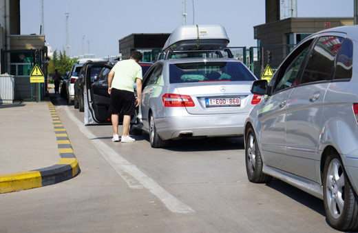 Kapıkule'de gurbetçilerin dönüş yoğunluğu sürüyor