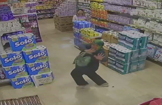 Alışveriş yaparken yaptığı dansla herkesi güldürmüştü! Nimet öğretmenden 15 gündür haber alınamıyor