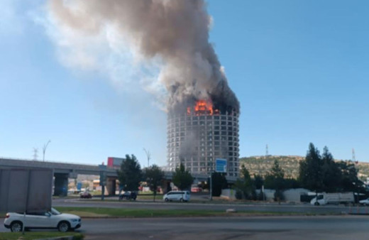 Gaziantep’te 17 katlı kullanılmayan otelde yangın çıktı!