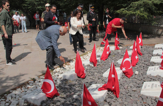 Büyük Taarruz'un 101. yılı! Albay Reşat Çiğiltepe Şehitliği'nde tören yapıldı!