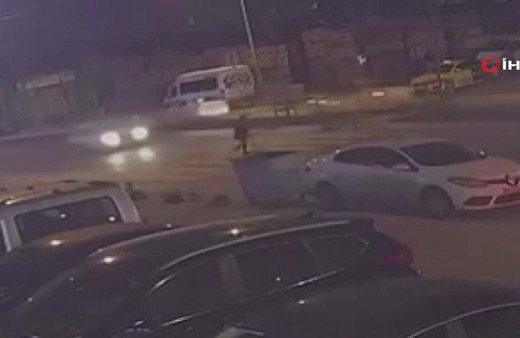 Tartıştığı kadını aracıyla tel örgülerin arasına sıkıştırdı! Kadını çığlıkları kurtardı