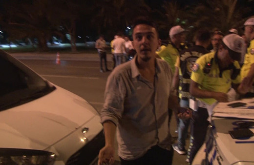 Trafik magandaları alkollü araç kullanarak yedikleri cezanın hırsını basın mensuplarından çıkardı!