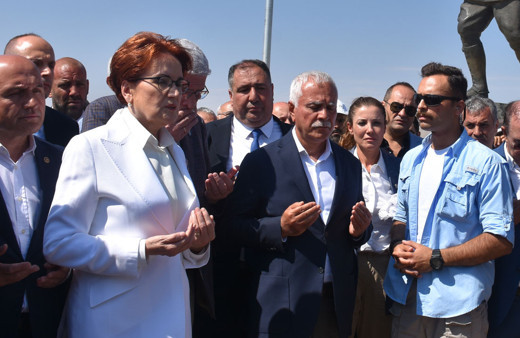 Meral Akşener 57 kez 'Türk', 21 kez 'Allah' dedi! Kübra Par İYİ Parti'nin yeni rotasını açıkladı