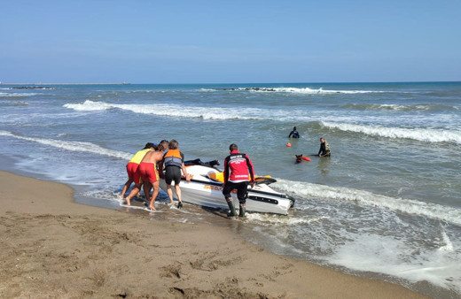 Sakarya'da serinlemek için denize giren yabancı uyruklu, didik didik arıyor