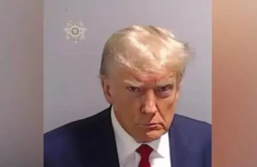Donald Trump'ın sabıka fotoğrafına bağış yağdı!