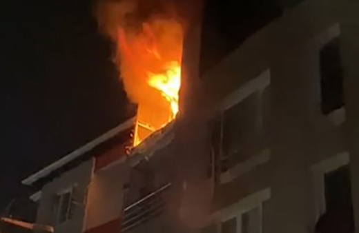 Eskişehir'deki patlama anı kamerada! Bir kişi balkondan düşerek feci şekilde can verdi