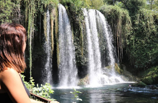 Antalya'da kuraklığın vurduğu Düden Şelalesi taşıma suyla çağlıyor!