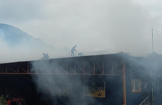 Rize'de çay fabrikasında yangın: 1 kişi hastanelik oldu