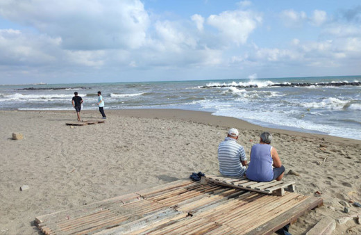Sakarya'da dalga ve rip akıntısı nedeniyle denize girmek yasaklandı!