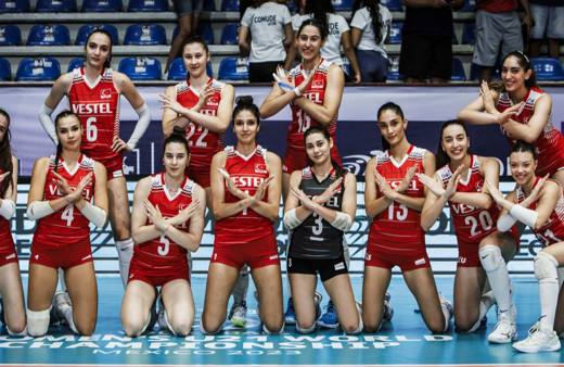 21 Yaş Altı Kadın Voleybol Milli Takımı, dünya 5'incisi oldu!