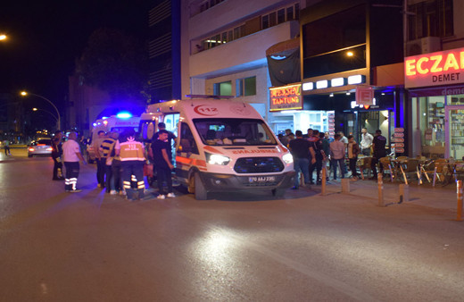 Çerez sırası iki grubu birbirine düşürdü! Bıçaklar konuştu, kan aktı: 3 yaralı