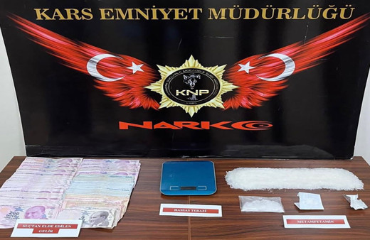 Kars'ta uyuşturucu tacirlerine geçit verilmedi! 13 şüpheli isim tutuklandı