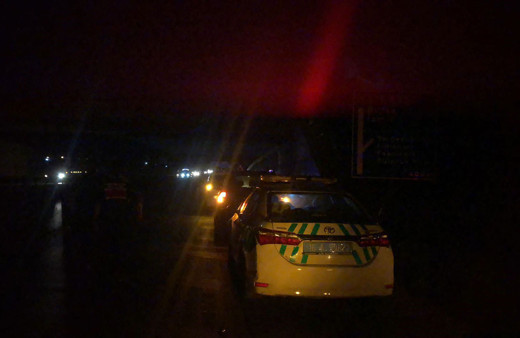 Bursa'da zincirleme kazaya müdahale eden polislere alkollü sürücü çarptı!