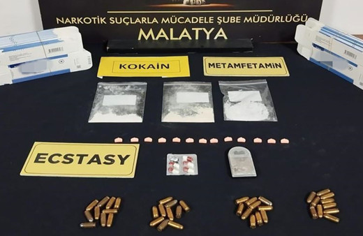 Malatya'da uyuşturucu tacirlerine geçit verilmedi! 8 kişi tutuklandı