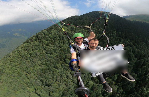 Evlenmek isteyen kişinin yaptıkları herkesi güldürdü! Havada pankart açtı, fotoğraf çekindi