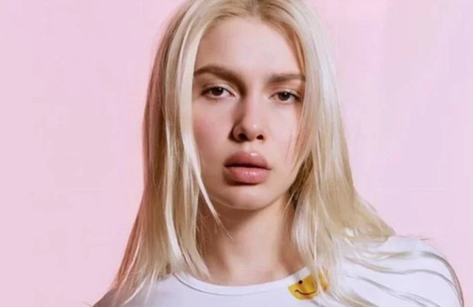 Aleyna Tilki bikini giyip arkasını döndü o detay herkese şaşkınlık yaşattı