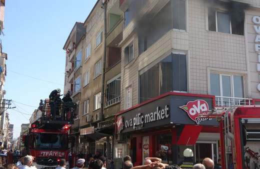 Samsun'da yanan ofis çarşı esnafını korkuttu!