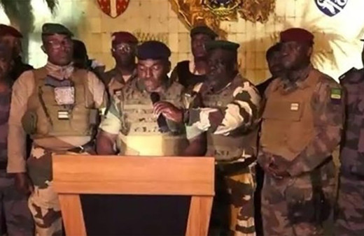 Darbe girişimi başladı! Ulusal radyoya el kondu, kurumlar kapatıldı