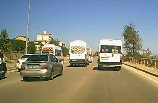 3 şeritli yolu kapatan düğün konvoyunda 11 araca ceza yağdı!