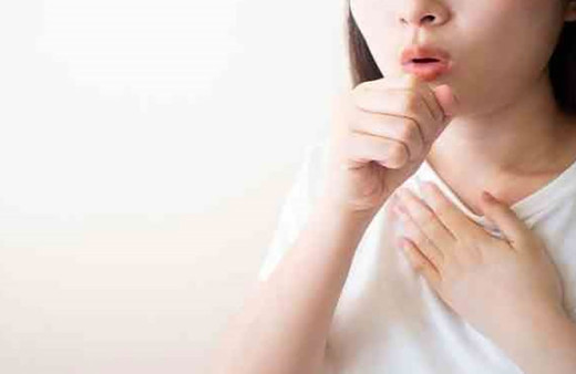 Artan öksürüklerinizi geri plana atmayın! Geçmeyen öksürükler için uzmanlar uyardı