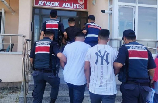 Çanakkale'de zeytinyağı çalan 3 şüpheli yakalandı!