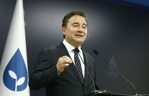 DEVA Partisi'nde şok istifa! Ali Babacan'ı topa tutup istifasını duyurdu