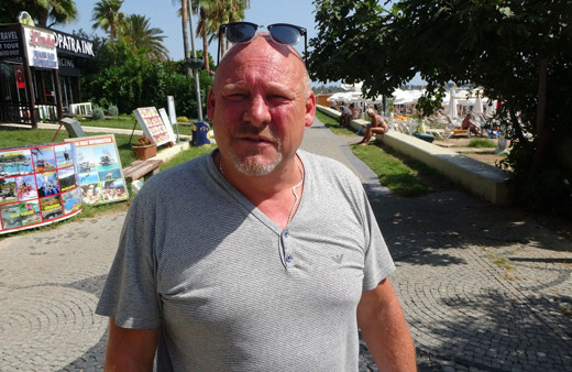 Antalya'da ayağı kesilen turistin tatili kabusa döndü! Hastanede 6 dikiş 28 bin liraya mal oldu