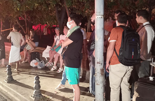 İstanbul'da 5 katlı otelde yangın paniği! Çığlık çığlığa 40 kişi tahliye edildi