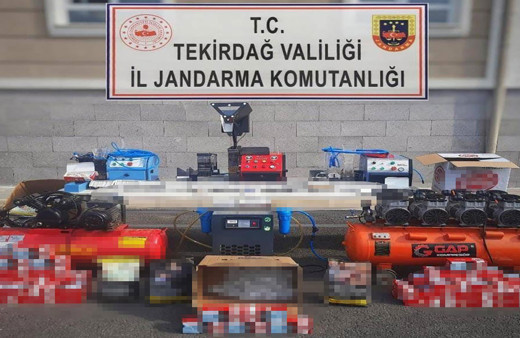 Tekirdağ'da jandarma ekiplerinden kaçak sigara vurgunu! 395 bin liralık kaçak sigara ele geçirildi