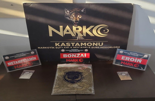 Kastamonu'da polis ekiplerinin üzerini aradığı şahısta yüklü miktarda uyuşturucu ele geçirildi!