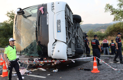 Düğün yolundaki faciada ölen 6 kişinin kimliği belli oldu!