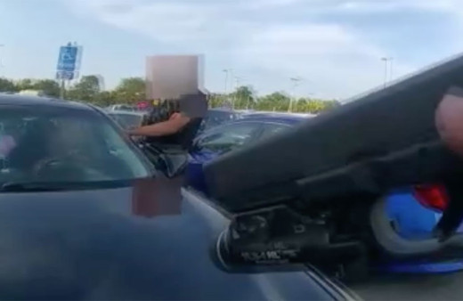 ABD polisi 'araçtan in' uyarısına uymayan hamile siyahi kadını ateş ederek öldürdü!