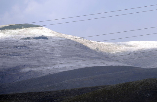 Ardahan'da dolu yağışından tepeler beyaza büründü!