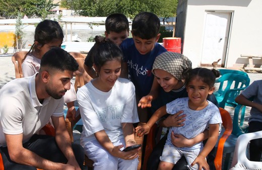 Diyarbakır Sur'da meteor düşerken halay çekenler konuştu