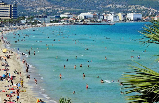 Tatile henüz çıkamayanlara fırsat! Çeşme'de yüzde 50'ye varan indirim!