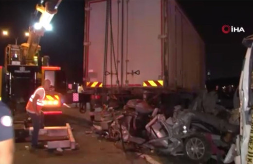 Çatalca'da zincirleme kaza! Araçların birbirine girdiği kazada 3 çocuk hayatını kaybetti