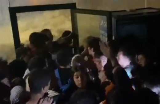 Başakşehir'i sel vurdu! Araçlar sürüklendi, insanlar mahsur kaldı!