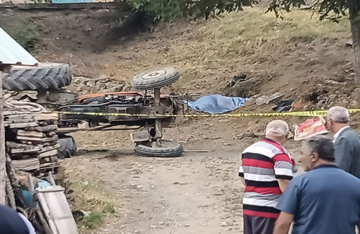 Kastamonu'da korkunç kaza! 5 metre yükseklikten traktörle düşen kadın sürücü can verdi