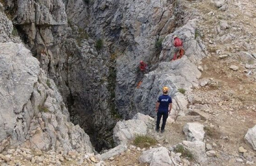 ABD'li bilim insanına bin 276 metre derinlikte tedavi