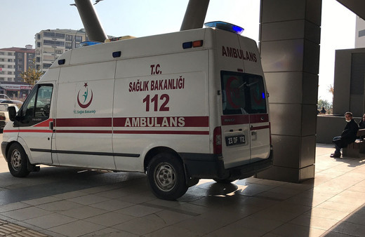 Alkol uyarısı yapan mahalle muhtarını defalarca bıçakladılar!