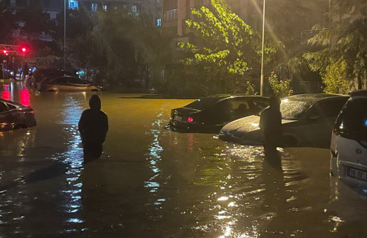 Valilik açıkladı! İstanbul'daki sel can aldı!